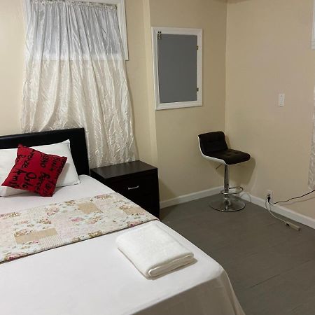 A Private Room In Queens New York Bagian luar foto