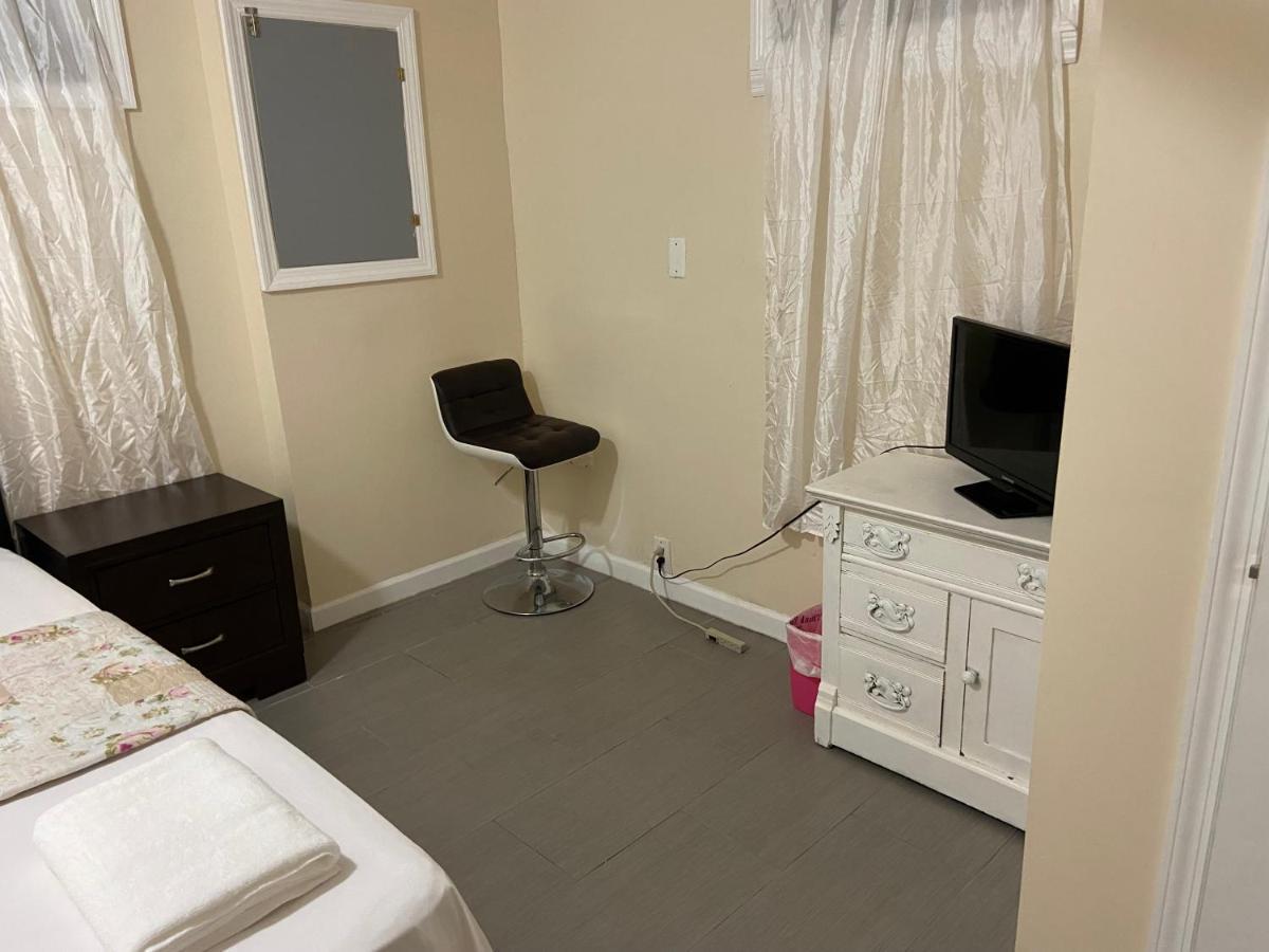 A Private Room In Queens New York Bagian luar foto