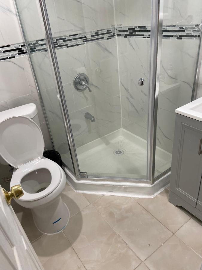 A Private Room In Queens New York Bagian luar foto